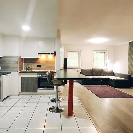 Infrastruktur, Diskrete Lage, Volle Aust Fw Bernstein Apartman